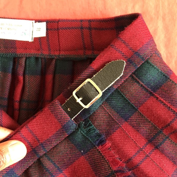 Men’s red and green plaid kilt - Picture 4 of 6